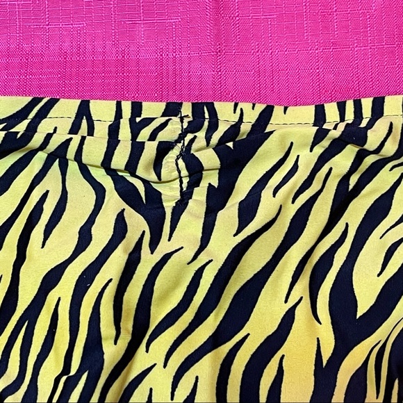 REVERSIBLE TOP PEACE SIGN/ZEBRA PRINT BIKINI SIZE S - Picture 5 of 10